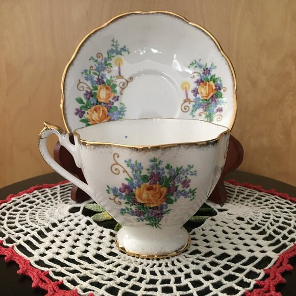 'Happy Anniversary' England White Porcelain Teacup & Saucer - Picture 10 of 10